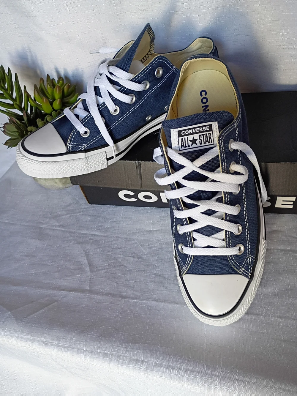 Converse Chuck Taylor Classic Men's All Star Low Top Sneakers - Navy Blue Size 8 - Picture 4 of 10